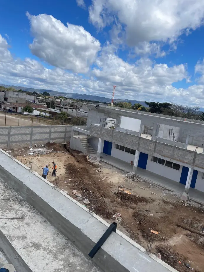 TECHO CURVO INSTITUTO TECNOLOGICO EN CARRANZA, ALDEA LO DE MEJIA, SAN JUAN SACATEPEQUEZ,
